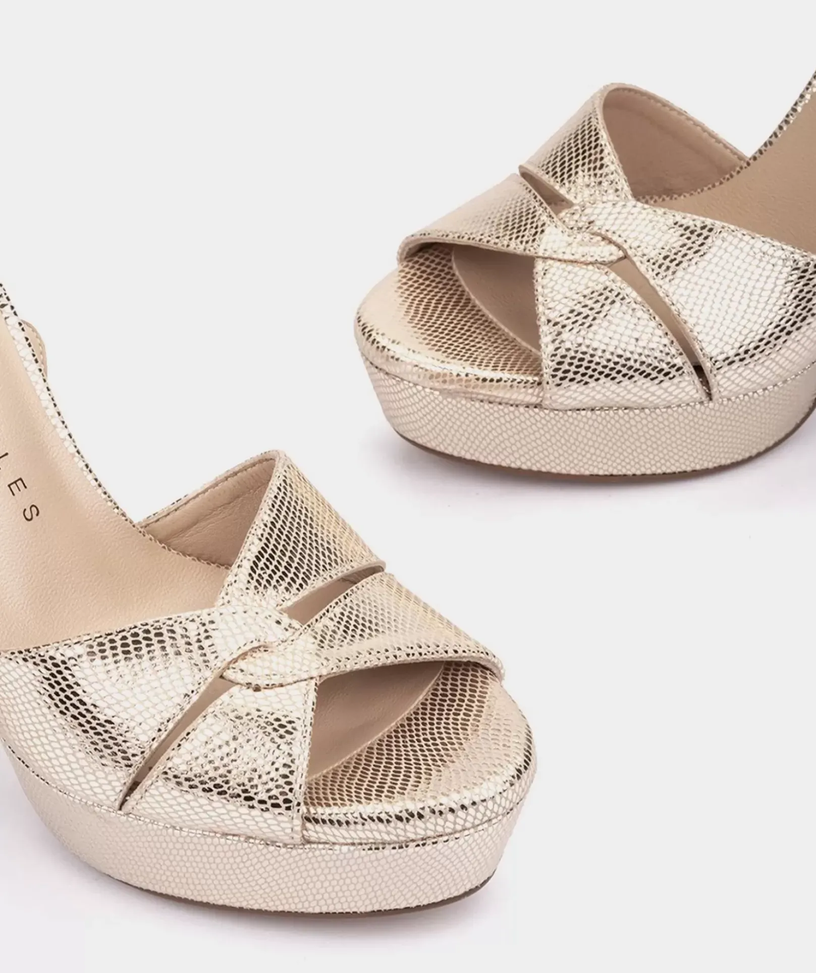 Chaussure Pedro Miralles Sandales A Talon Plateforme En Cuir Nacarado Perla